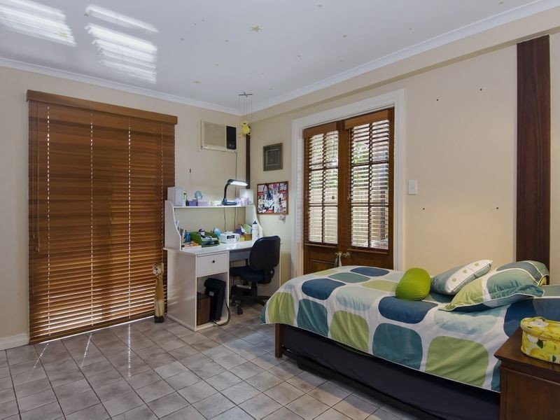 130 Hillview Crescent, Whitfield QLD 4870