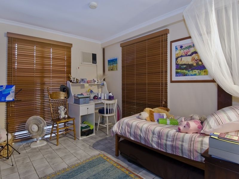 130 Hillview Crescent, Whitfield QLD 4870