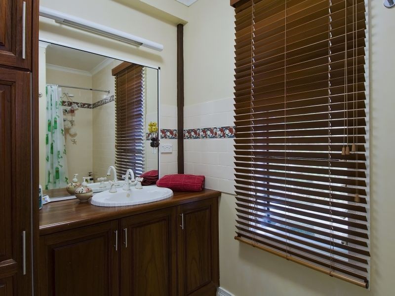 130 Hillview Crescent, Whitfield QLD 4870