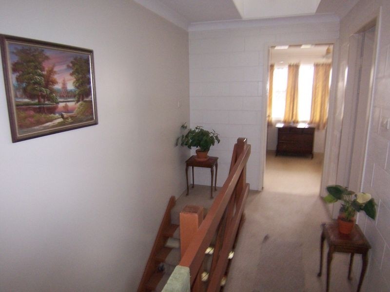 2/10 Crathern Close, Edge Hill QLD 4870