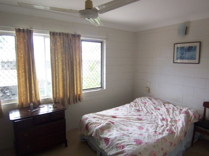 2/10 Crathern Close, Edge Hill QLD 4870