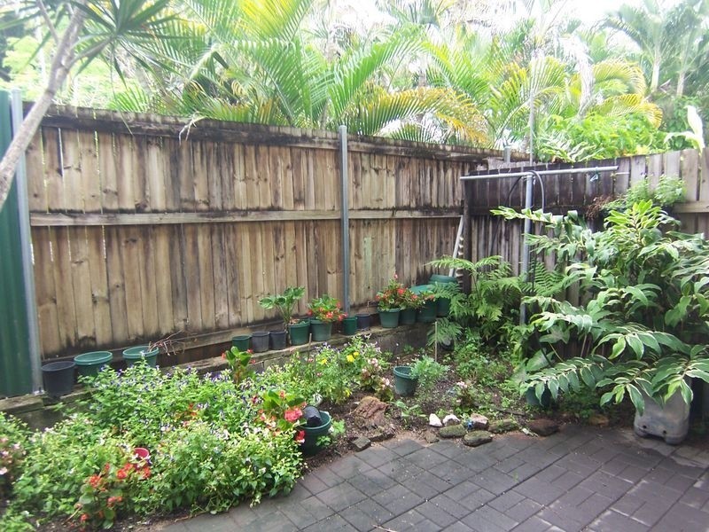 2/10 Crathern Close, Edge Hill QLD 4870