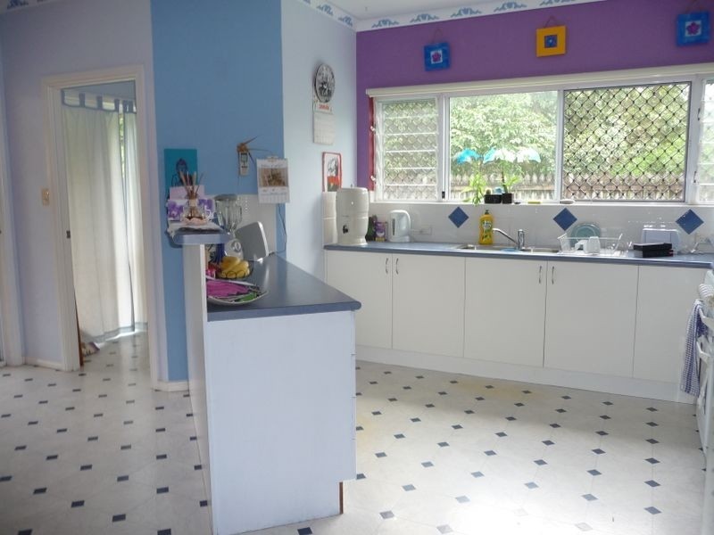 29 Sherwood Close, Brinsmead QLD 4870