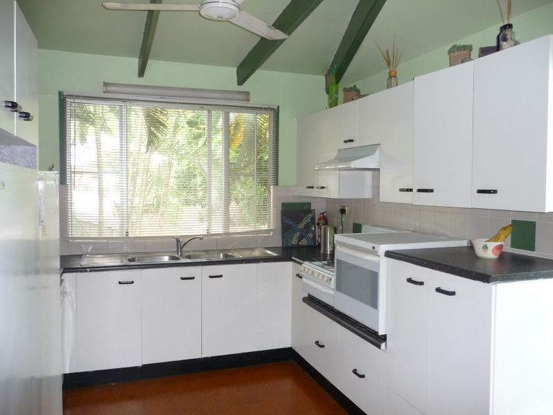 3-5 Johnston Street, Stratford QLD 4870