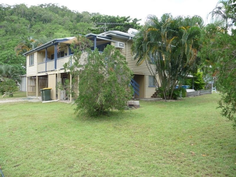 3-5 Johnston Street, Stratford QLD 4870