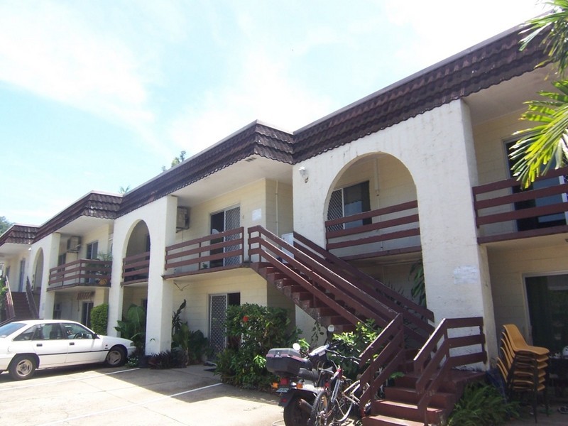 4/120 Greenslopes Street, Edge Hill QLD 4870