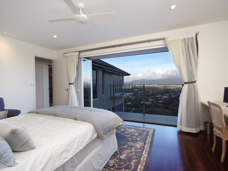 105 Summerhill Drive, Mooroobool QLD 4870