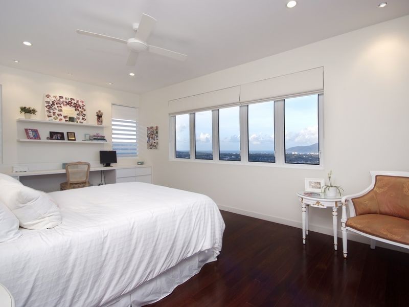 105 Summerhill Drive, Mooroobool QLD 4870