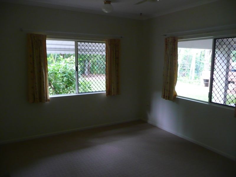 14 Harrison Close, Kanimbla QLD 4870