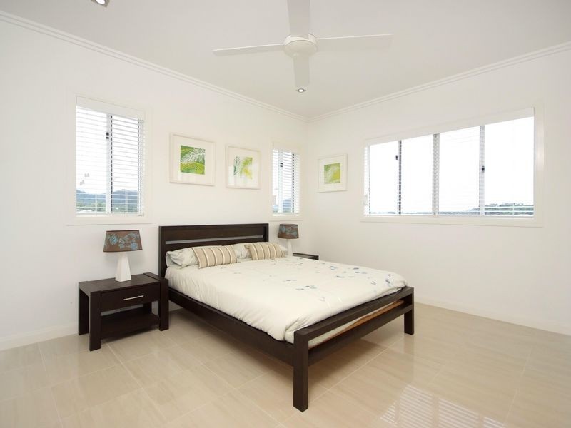 1 Hockey Avenue, Smithfield QLD 4878