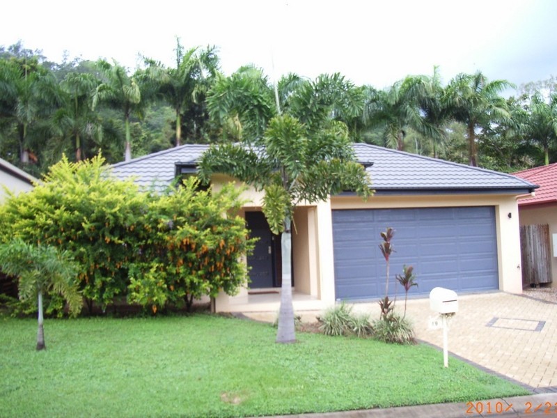19 Chesterfield Close, Brinsmead QLD 4870