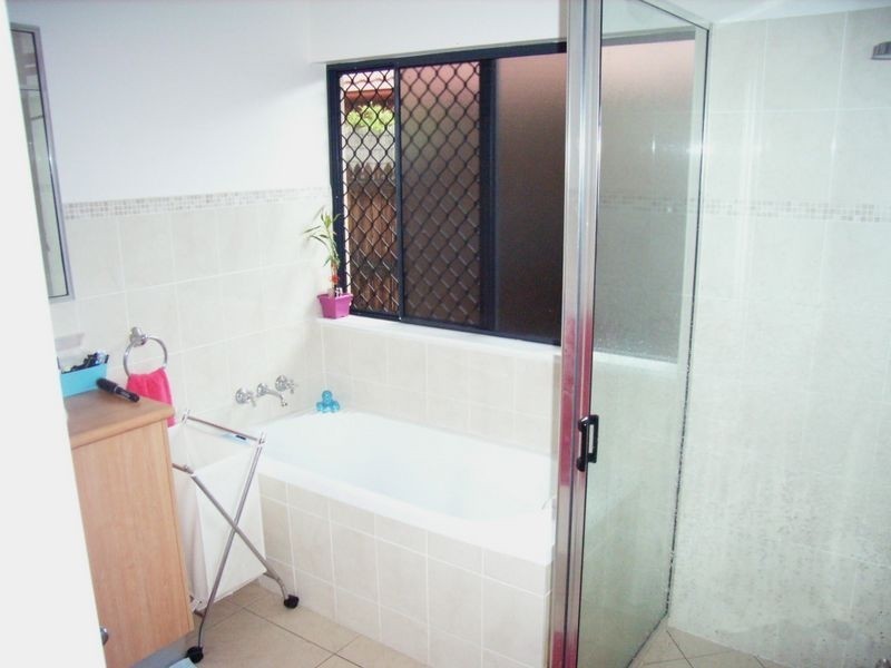 19 Chesterfield Close, Brinsmead QLD 4870