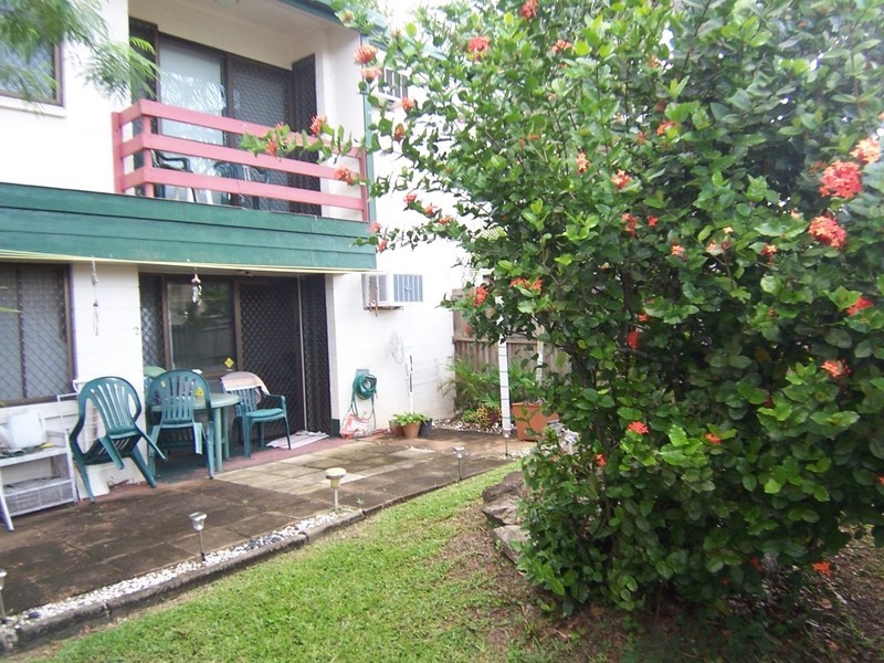 2/29 Pioneer Street, Manoora QLD 4870