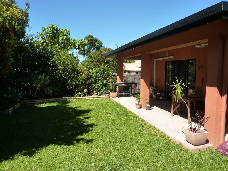 2 Burranong Street, Kewarra Beach QLD 4879