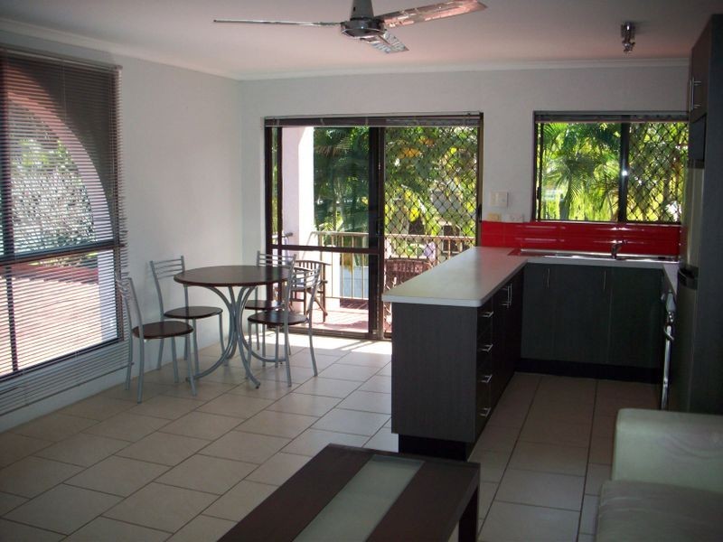 8/3 Crathern Close, Edge Hill QLD 4870