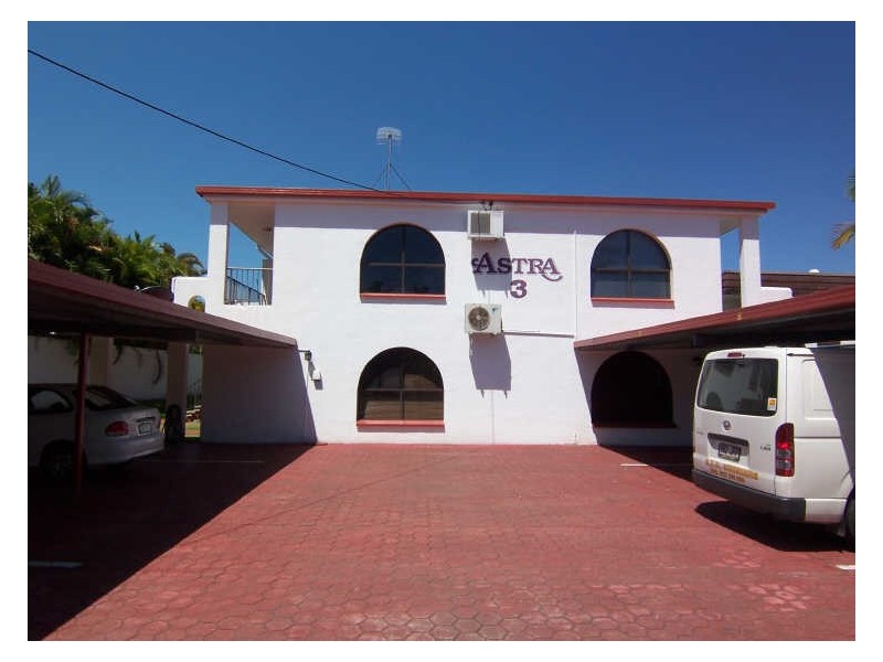 8/3 Crathern Close, Edge Hill QLD 4870