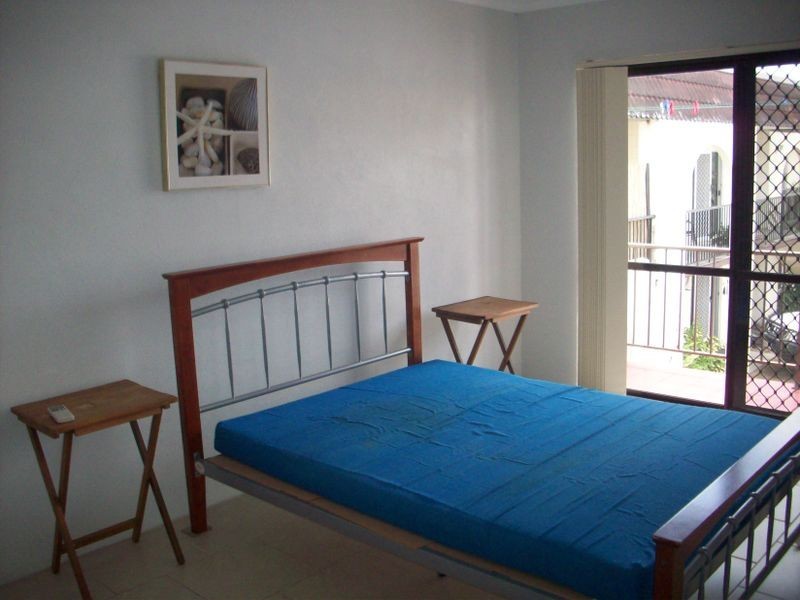 8/3 Crathern Close, Edge Hill QLD 4870