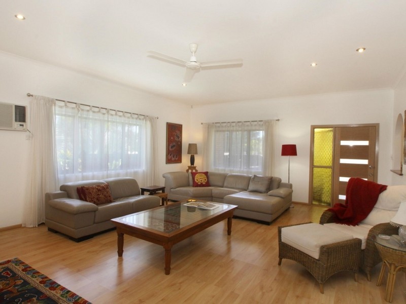 2 Anivas Close, Freshwater QLD 4870