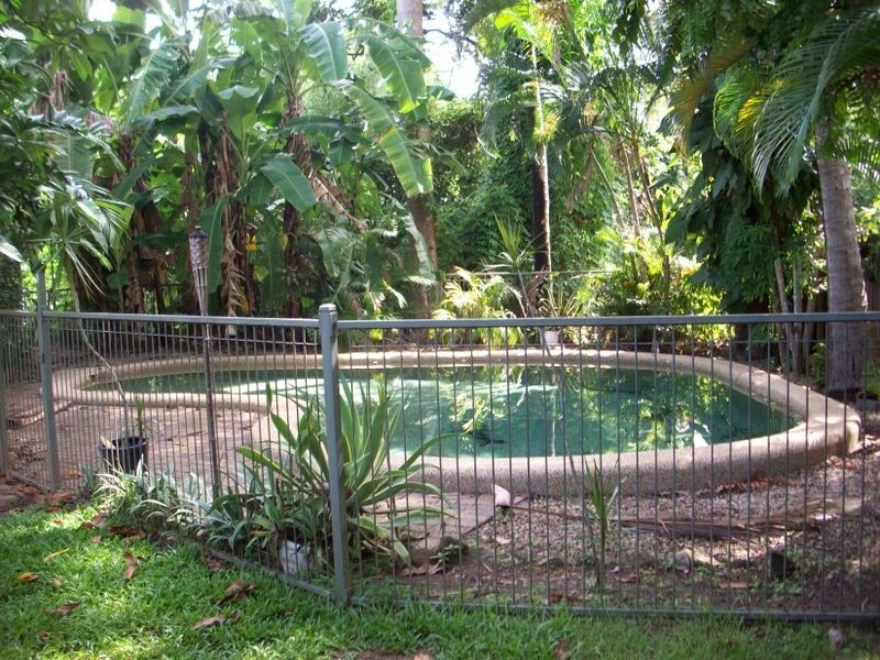 32 Nolan Street, Whitfield QLD 4870