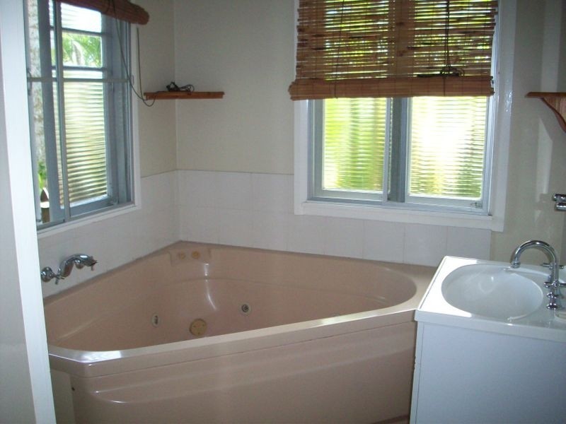 32 Nolan Street, Whitfield QLD 4870