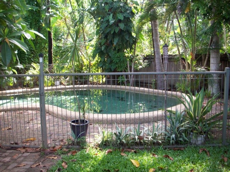 32 Nolan Street, Whitfield QLD 4870