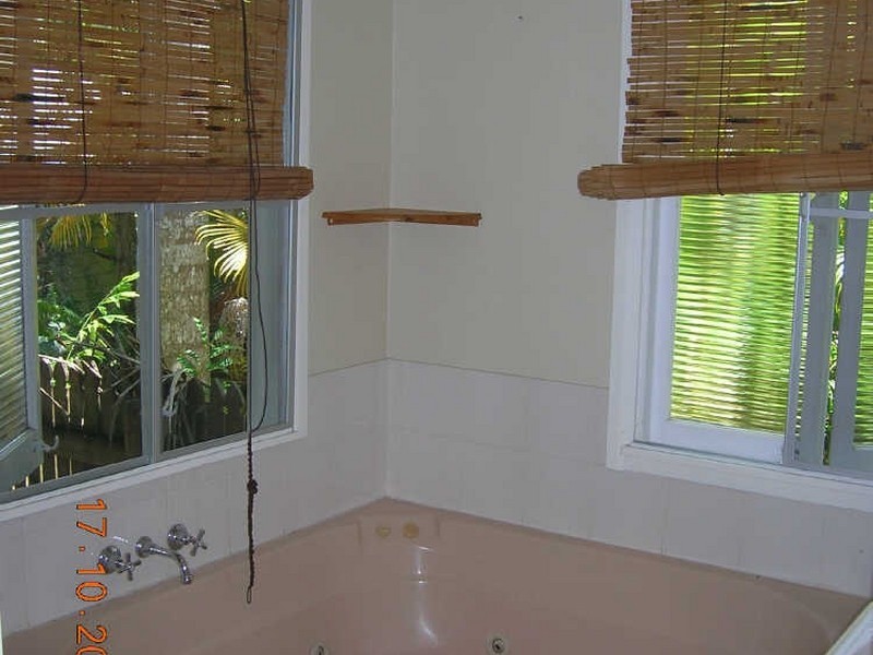 32 Nolan Street, Whitfield QLD 4870