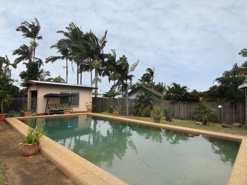 8 Alkoo Close, Bayview Heights QLD 4868