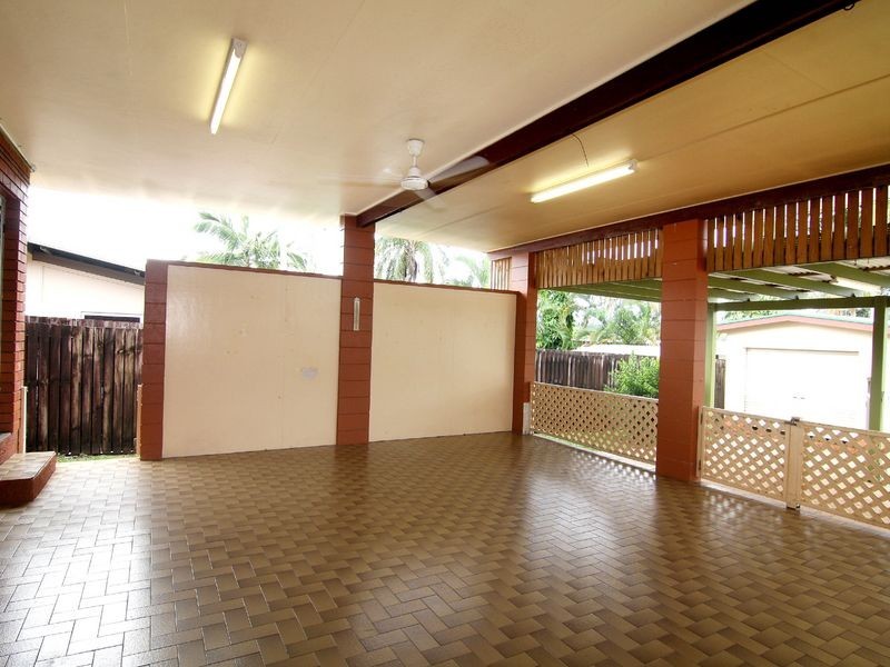 8 Alkoo Close, Bayview Heights QLD 4868