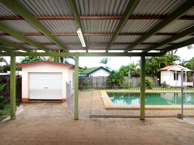 8 Alkoo Close, Bayview Heights QLD 4868