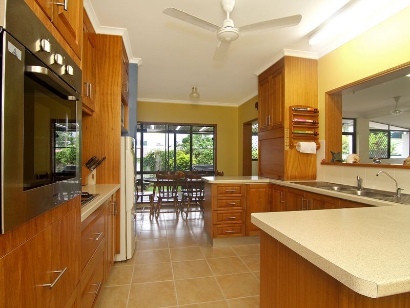 13 Feeley Close, Brinsmead QLD 4870