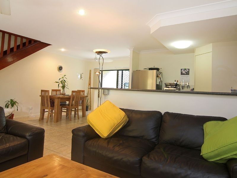 10/24 Old Smithfield Road, Freshwater QLD 4870