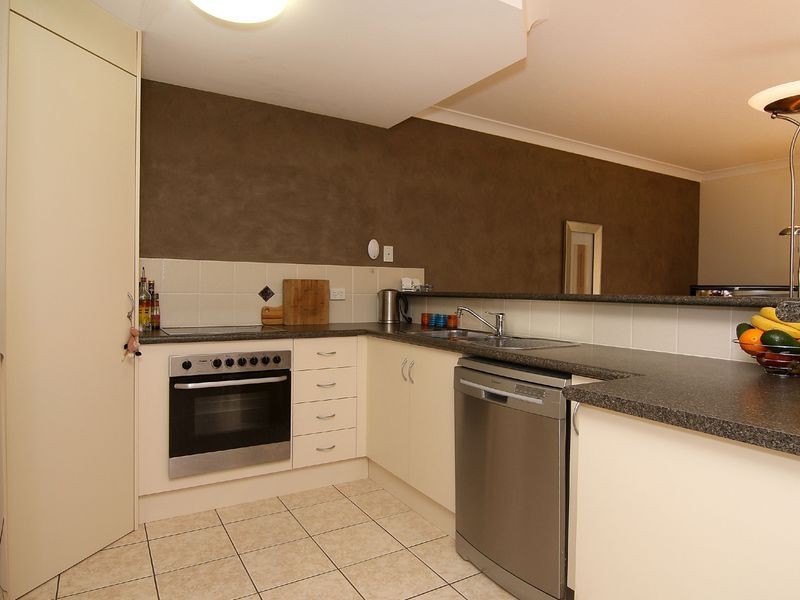 10/24 Old Smithfield Road, Freshwater QLD 4870