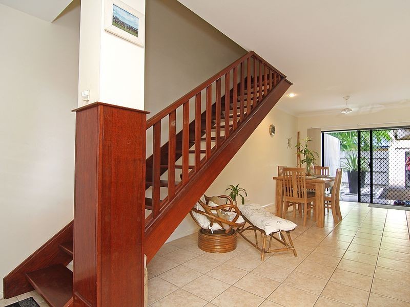 10/24 Old Smithfield Road, Freshwater QLD 4870