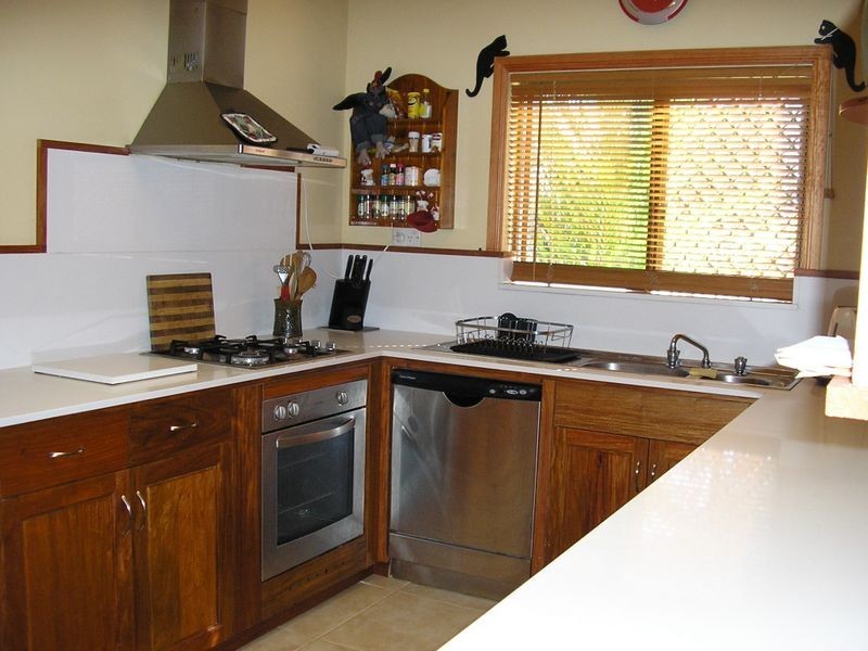 9 Griffiths Street, Manoora QLD 4870