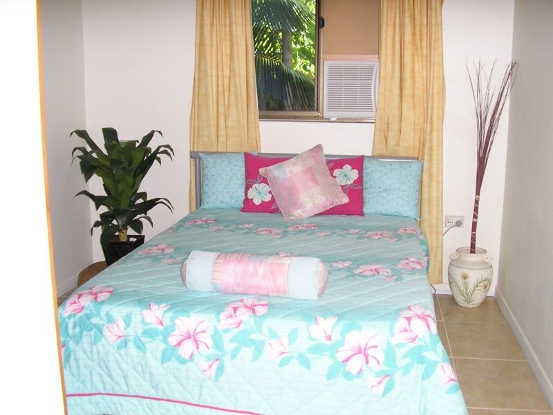 9 Griffiths Street, Manoora QLD 4870