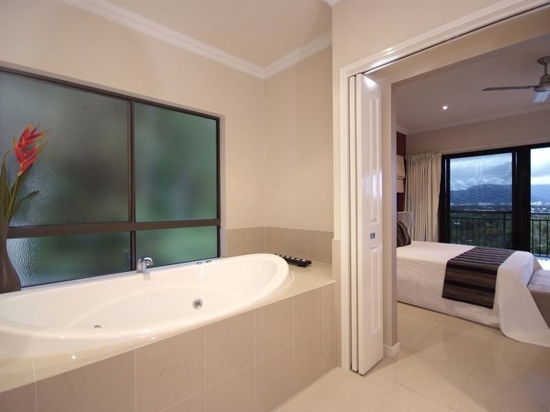 14 Grace Close, Whitfield QLD 4870