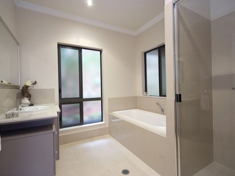 14 Grace Close, Whitfield QLD 4870