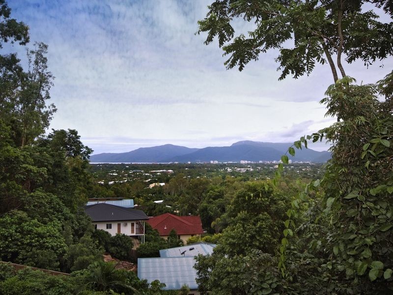 14 Grace Close, Whitfield QLD 4870