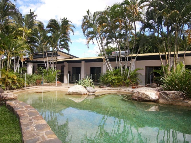 7 Fry Close, Whitfield QLD 4870