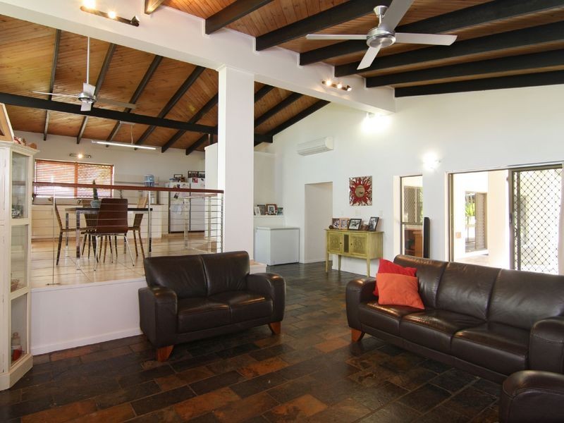 7 Fry Close, Whitfield QLD 4870