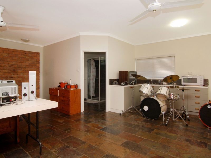 7 Fry Close, Whitfield QLD 4870