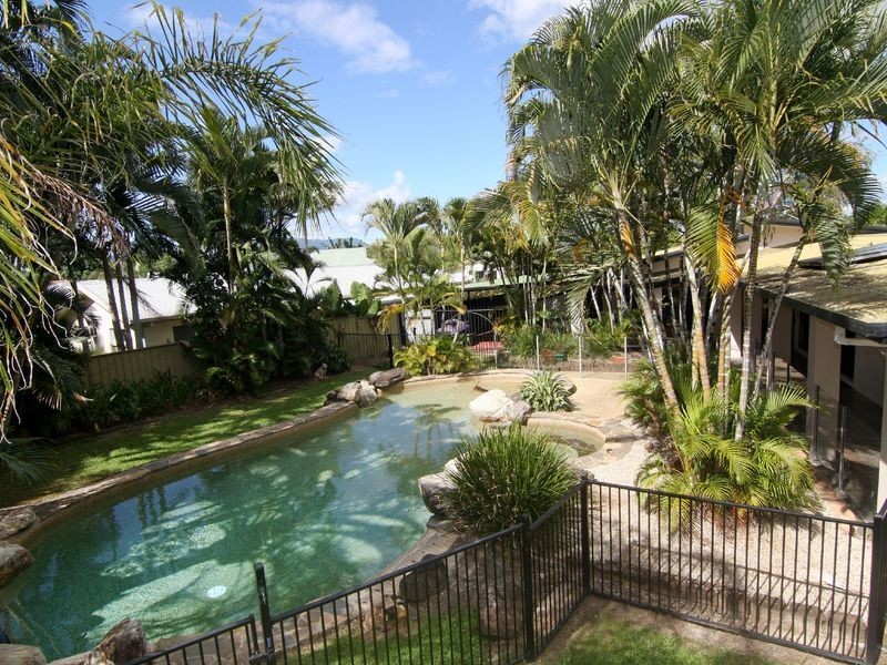 7 Fry Close, Whitfield QLD 4870