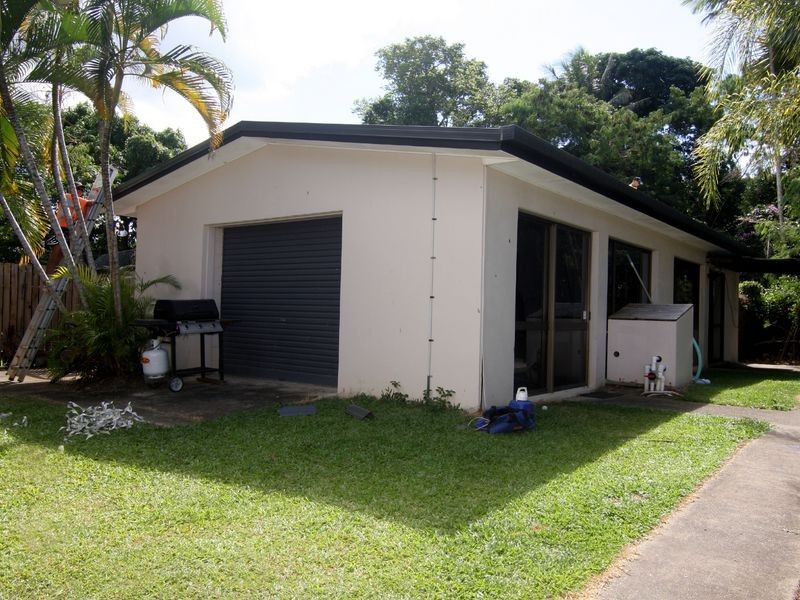 7 Fry Close, Whitfield QLD 4870