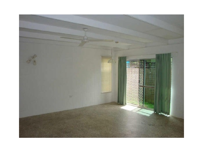 2/155 Greenslopes Street, Edge Hill QLD 4870