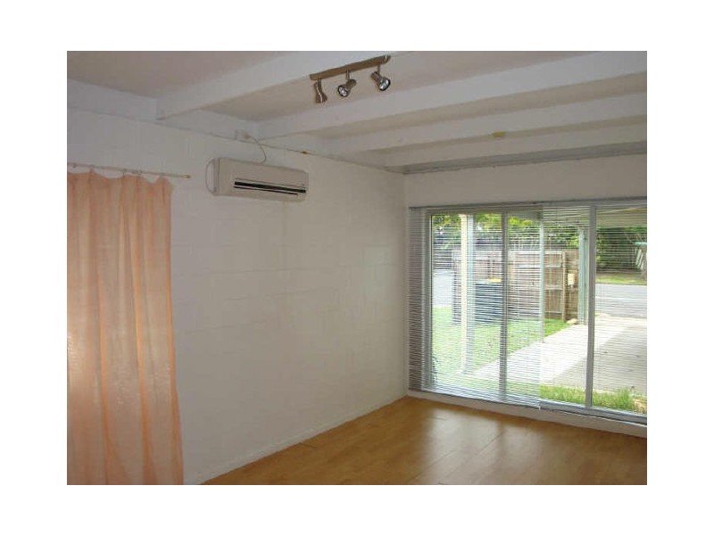 2/155 Greenslopes Street, Edge Hill QLD 4870