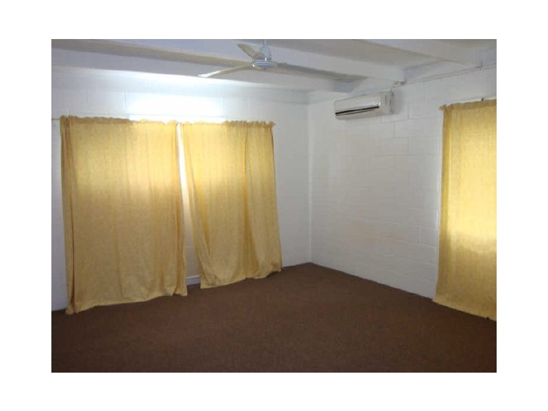 2/155 Greenslopes Street, Edge Hill QLD 4870