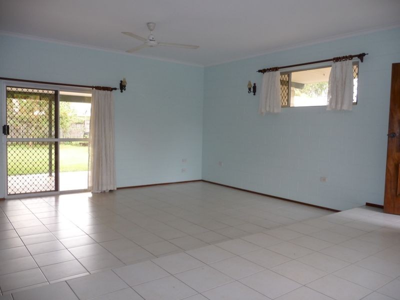 10 English Street, Manunda QLD 4870