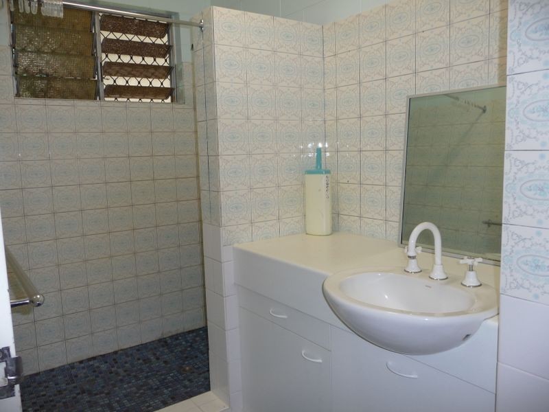 10 English Street, Manunda QLD 4870