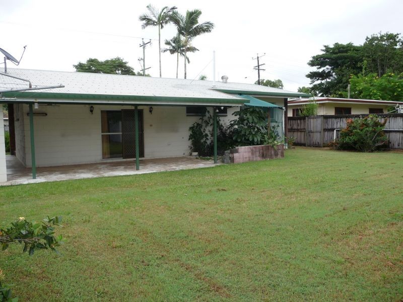 10 English Street, Manunda QLD 4870