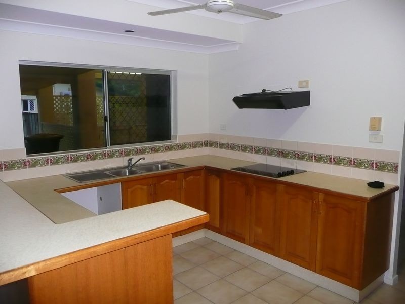 68 Callum Street, Mooroobool QLD 4870